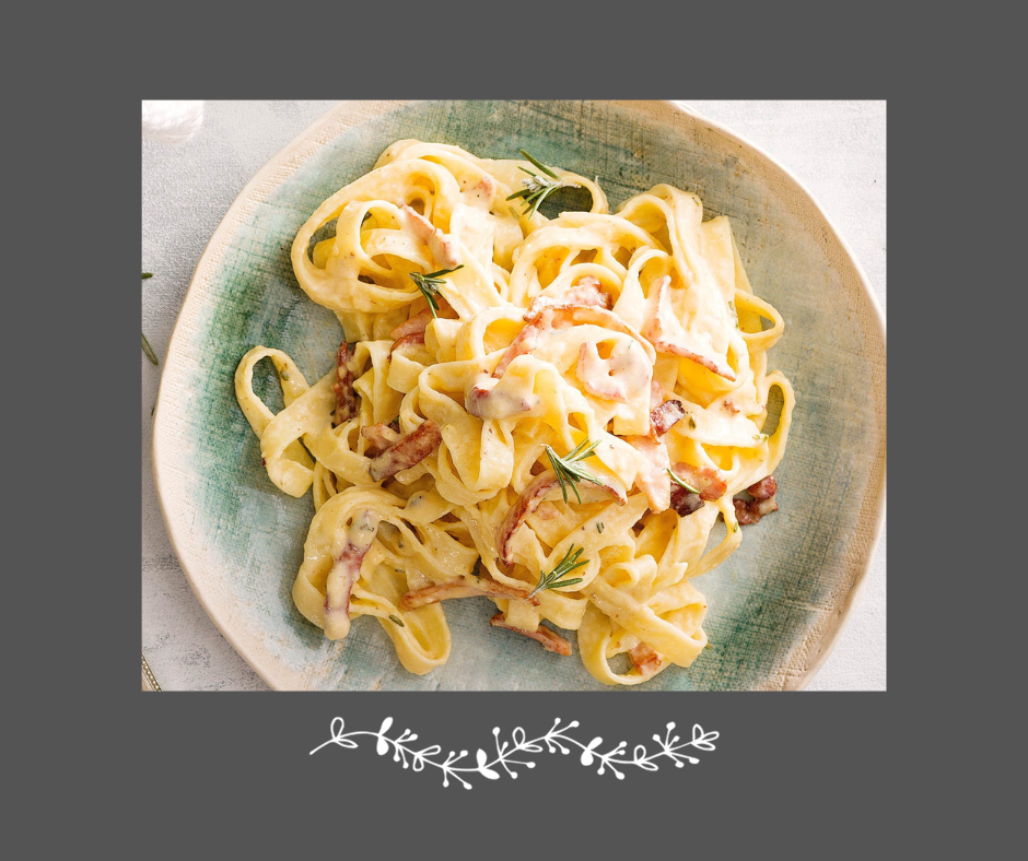 Fettuccini carbonara Sauce crémeuse aux lardons