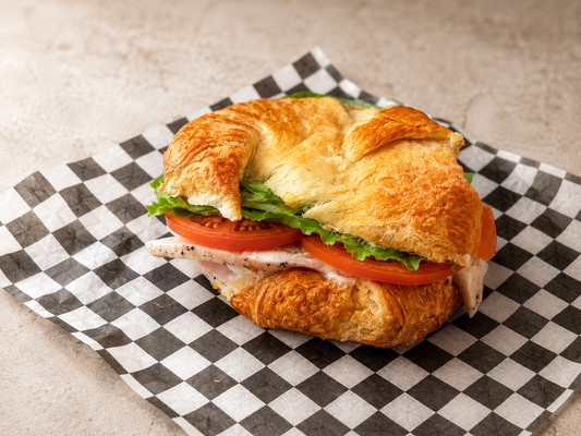 Les lunchs de L’Affamé - Croissant BLT au poulet